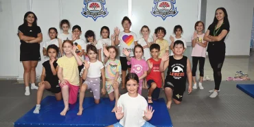 Yalova Belediyesi Cimnastik Kurslarına Yoğun İlgi: 170 Çocuk Sporla Buluşuyor 2 Yalova Belediyesi Cimnastik Kurslarına Yoğun İlgi: 170 Çocuk Sporla Buluşuyor
