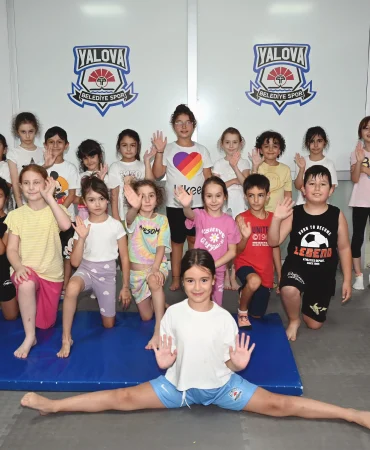 Yalova Belediyesi Cimnastik Kurslarına Yoğun İlgi: 170 Çocuk Sporla Buluşuyor 2 Yalova Belediyesi Cimnastik Kurslarına Yoğun İlgi: 170 Çocuk Sporla Buluşuyor