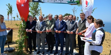 Yalova Üniversitesi’nde Sezai Karakoç Yürüyüş Yolu Hizmete Açıldı: Deniz Manzaralı Yeni Sosyal Yaşam Alanı Öğrencilerle Buluştu 4 Yalova Üniversitesi’nde Sezai Karakoç Yürüyüş Yolu Hizmete Açıldı: Deniz Manzaralı Yeni Sosyal Yaşam Alanı Öğrencilerle Buluştu