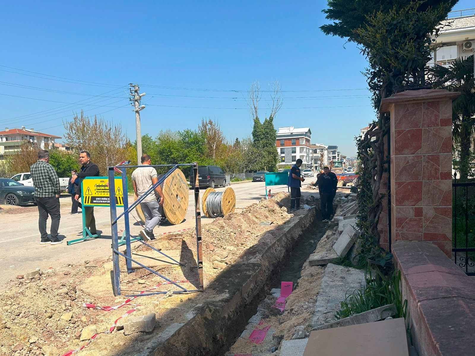 Çiftlikköy'de Barbaros Bulvarı'na Yeni Nesil Aydınlatma 4 Çiftlikköy'de Barbaros Bulvarı'na Yeni Nesil Aydınlatma