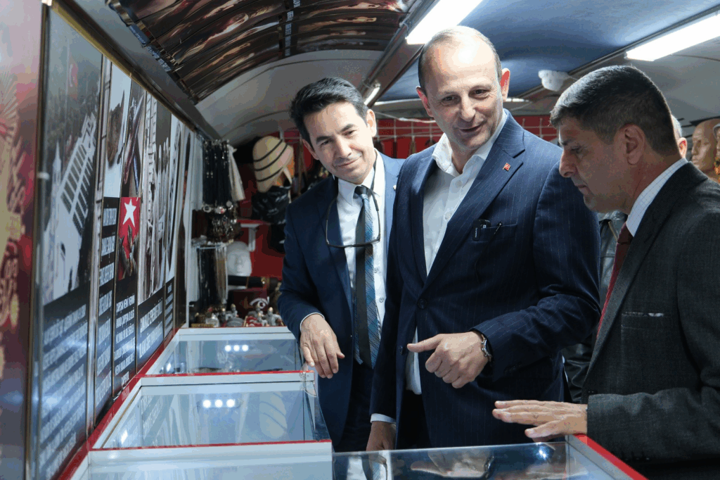 Çanakkale Gezici Müzesi Çiftlikköy’de Vatandaşlardan Yoğun İlgi Gördü