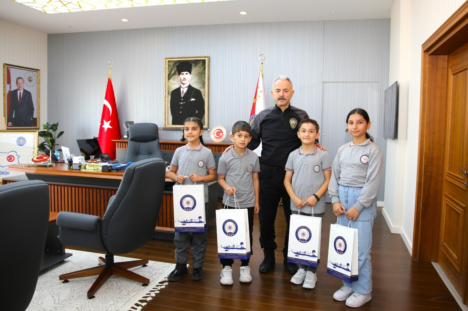 23 Nisan Coşkusu Yalova'da Makam Ziyaretleriyle Taçlandı