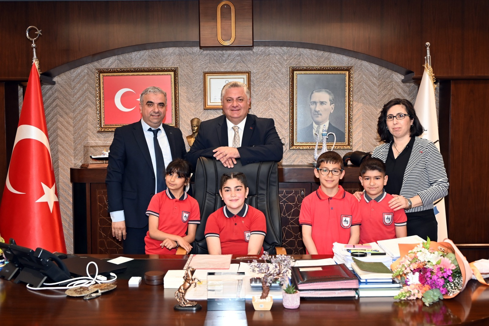 23 Nisan Coşkusu Yalova'da Makam Ziyaretleriyle Taçlandı