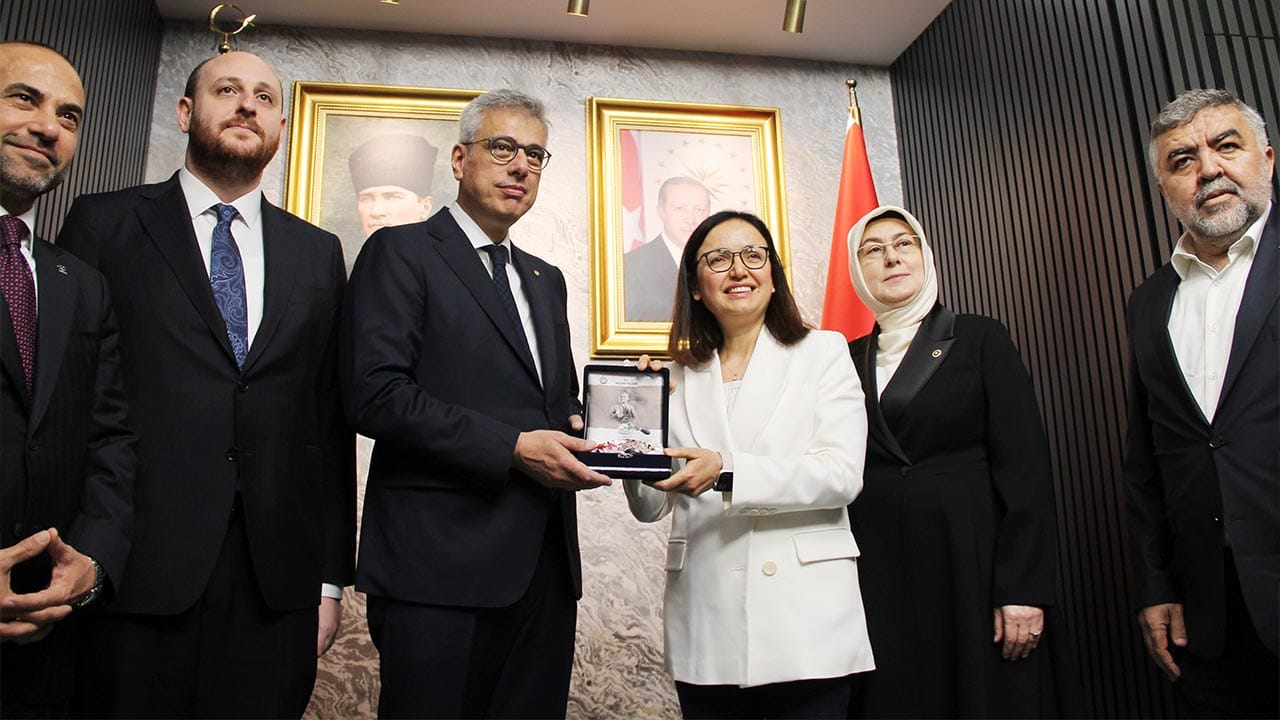 Sağlık Bakanı Prof. Dr. Kemal Memişoğlu’ndan Yalova’ya Çıkarma: Sağlıkta Yeni Dönem Başlıyor 4 Sağlık Bakanı Prof. Dr. Kemal Memişoğlu’ndan Yalova’ya Çıkarma: Sağlıkta Yeni Dönem Başlıyor