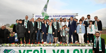 Yeşil Yalova FK, TFF 3. Lig'e Yükseldi: Şampiyonluk Coşkusu Yalova'da Yaşandı 3 Yeşil Yalova FK, TFF 3. Lig'e Yükseldi: Şampiyonluk Coşkusu Yalova'da Yaşandı