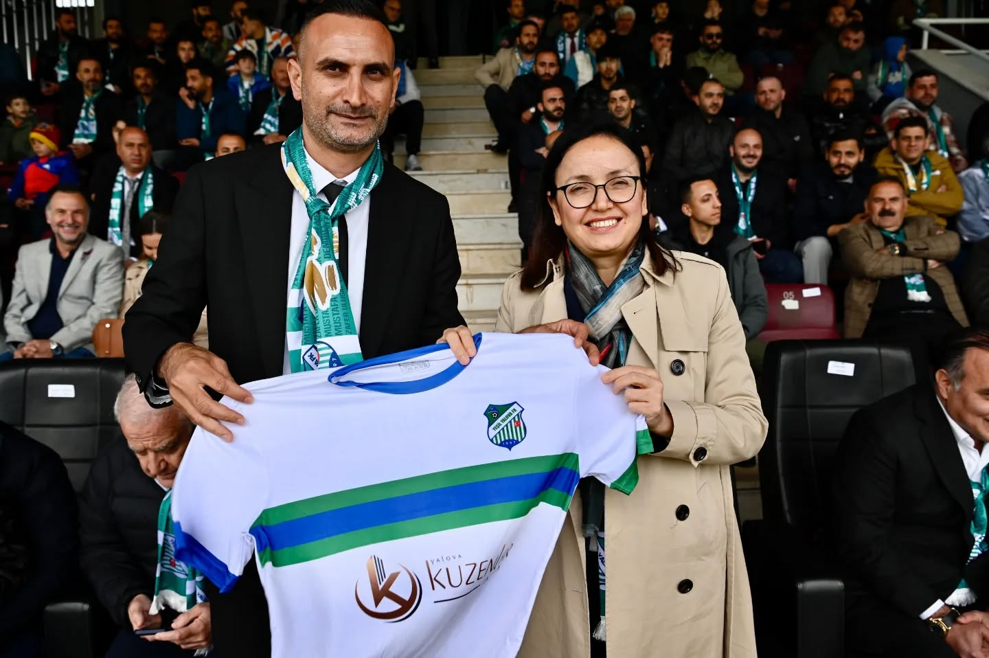 Yeşil Yalova FK, TFF 3. Lig'e Yükseldi: Şampiyonluk Coşkusu Yalova'da Yaşandı 7 Yeşil Yalova FK, TFF 3. Lig'e Yükseldi: Şampiyonluk Coşkusu Yalova'da Yaşandı