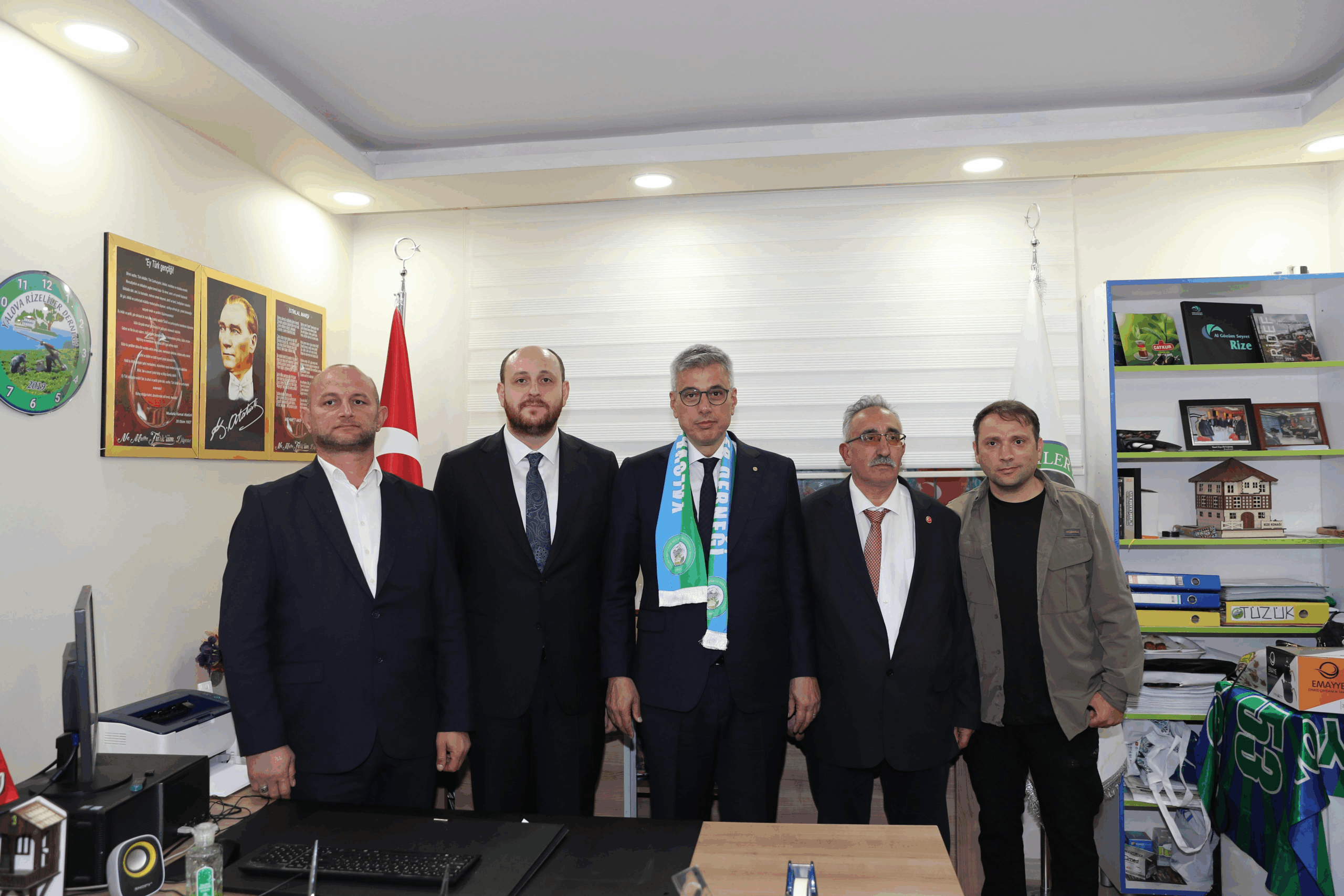 Bakan Kemal Memişoğlu Yalova Rizeliler Derneği’nde Hemşerileriyle Buluştu 4 Sağlık Bakanı Prof. Dr. Kemal Memişoğlu Yalova Rizeliler Derneği’nde Hemşerileriyle Buluştu