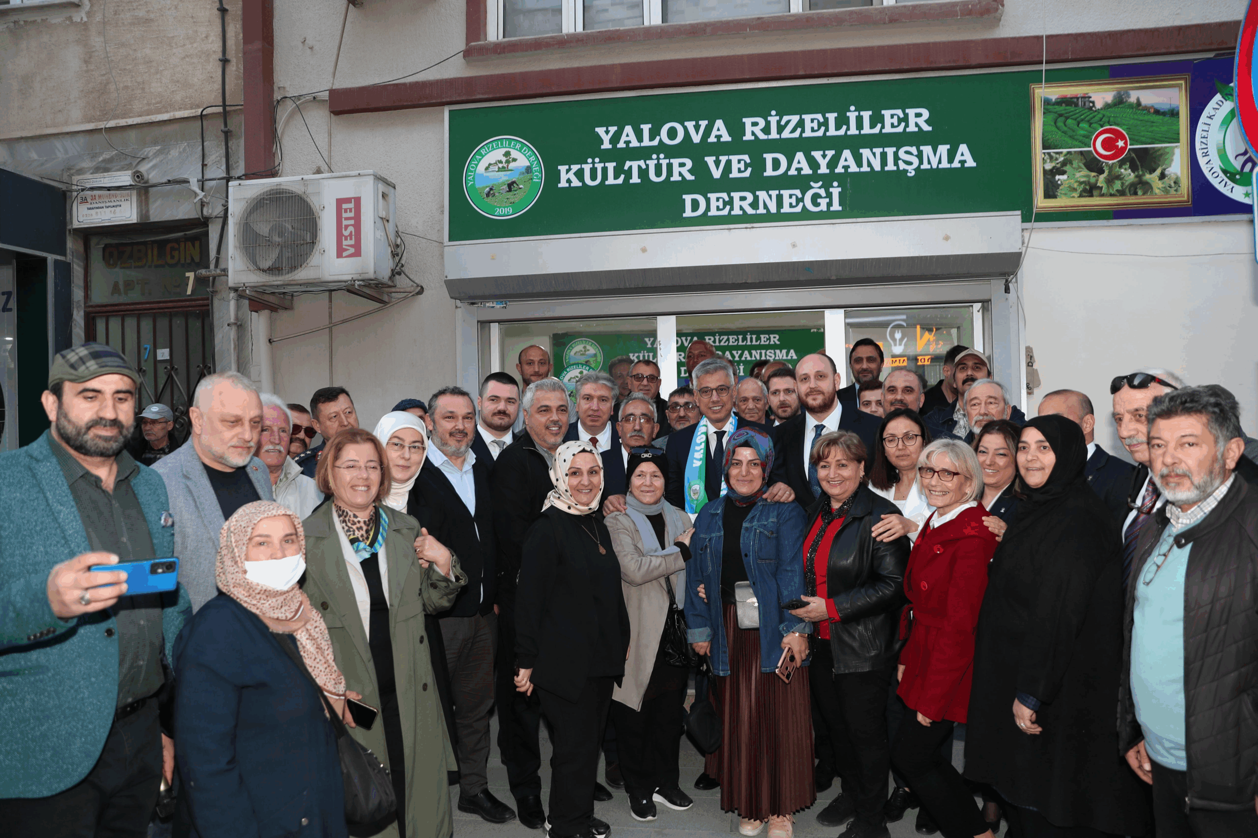 Bakan Kemal Memişoğlu Yalova Rizeliler Derneği’nde Hemşerileriyle Buluştu 7 Sağlık Bakanı Prof. Dr. Kemal Memişoğlu Yalova Rizeliler Derneği’nde Hemşerileriyle Buluştu