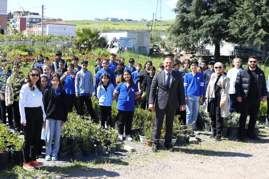 Çiftlikköylü Öğrenciler, Bitki Üretim Tesisi’nde Doğayla Buluştu