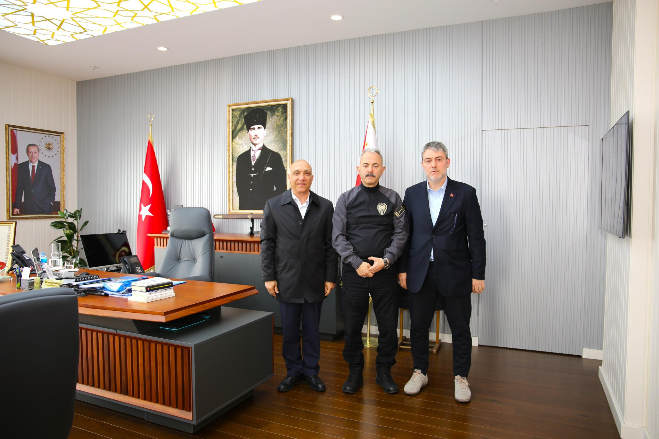 Yılmaz ve Ay’dan İl Emniyet Müdürü Ümit Bitirik’e Nezaket Ziyareti 4 Yılmaz ve Ay’dan İl Emniyet Müdürü Ümit Bitirik’e Nezaket Ziyareti