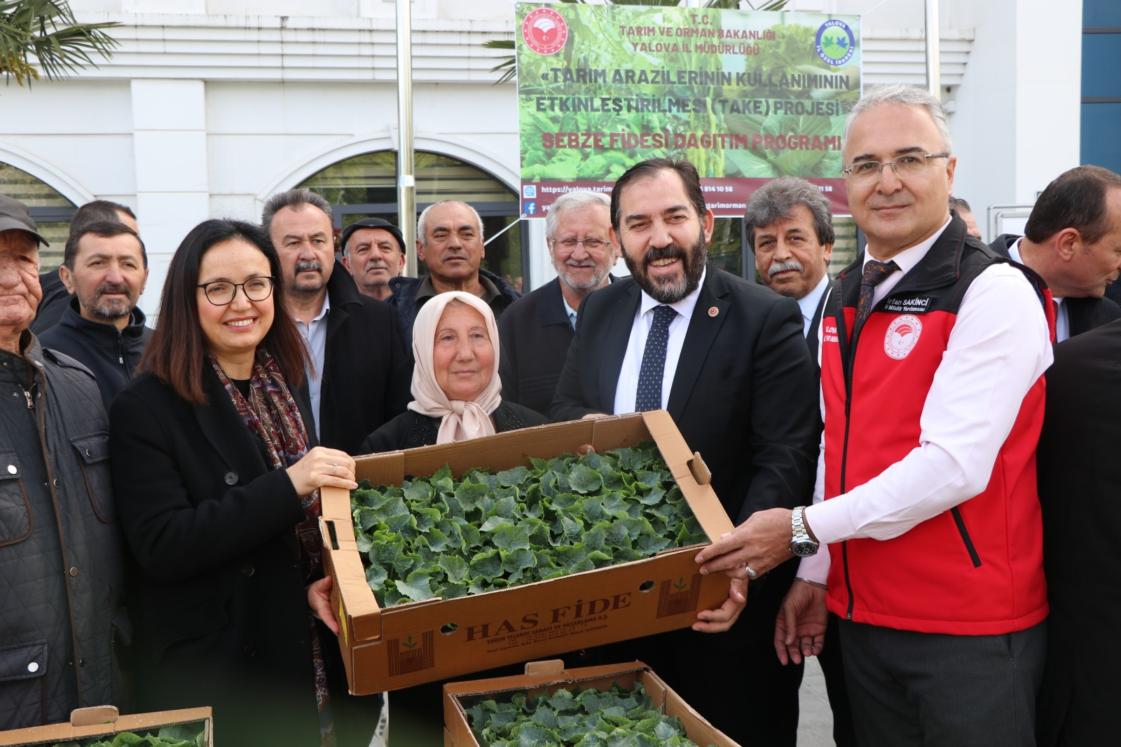 Yalova’da Çiftçilere 375 Bin Sebze Fidesi Dağıtıldı 8 Yalova’da Çiftçilere 375 Bin Sebze Fidesi Dağıtıldı
