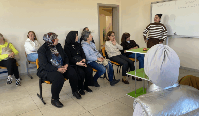 Aileler Yarışıyor Etkinliği Büyük İlgi Gördü: ADEM-SODAM Kursiyerleri Aile İletişimi İçin Yarıştı 2 Aileler Yarışıyor Etkinliği Büyük İlgi Gördü: ADEM-SODAM Kursiyerleri Aile İletişimi İçin Yarıştı