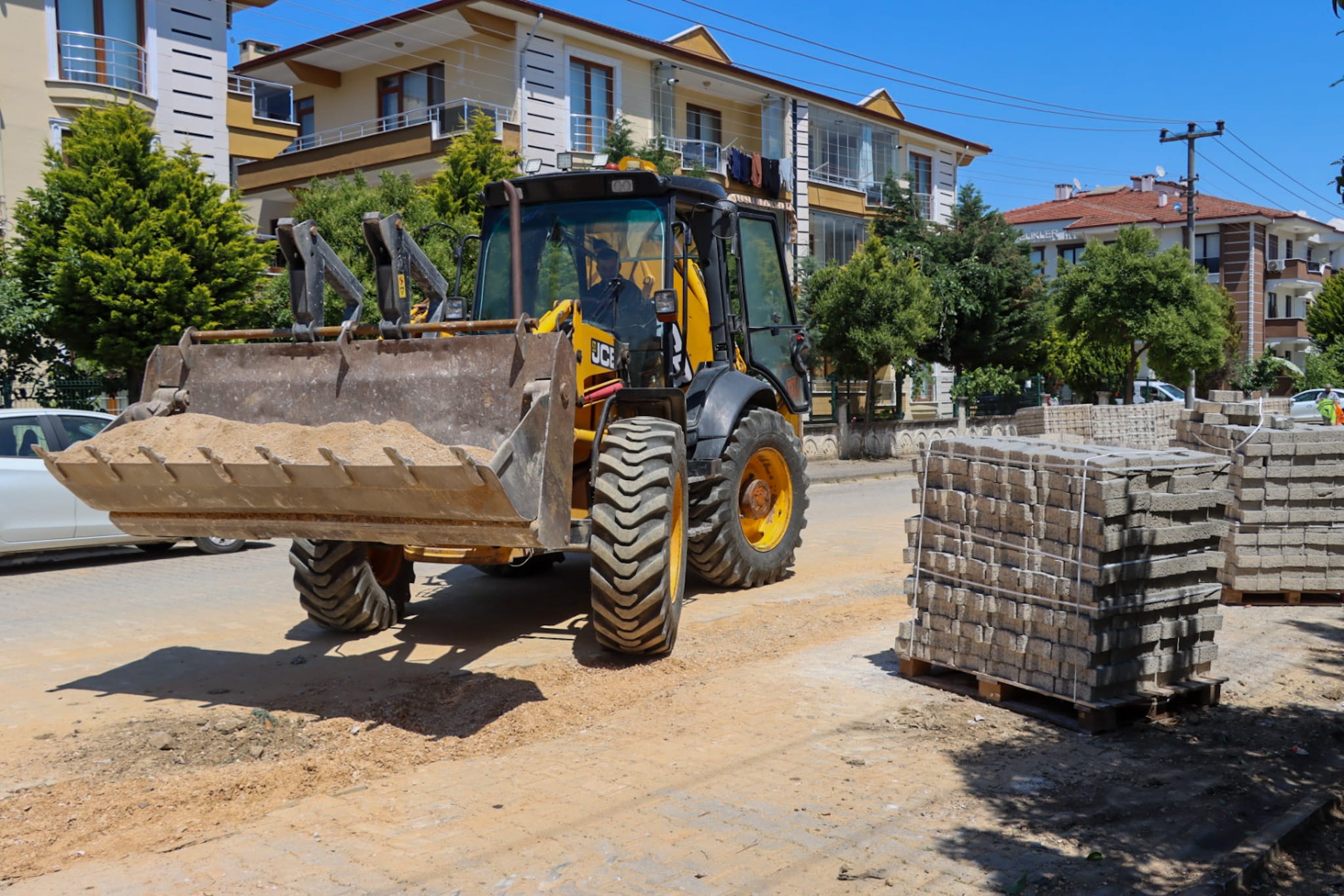 YALOVA'DA ULAŞIM KONFORU ARTIRILIYOR: YOLLAR YENİLENİYOR, ŞEHİR GÜZELLEŞİYOR 5 YALOVA'DA ULAŞIM KONFORU ARTIRILIYOR: YOLLAR YENİLENİYOR, ŞEHİR GÜZELLEŞİYOR