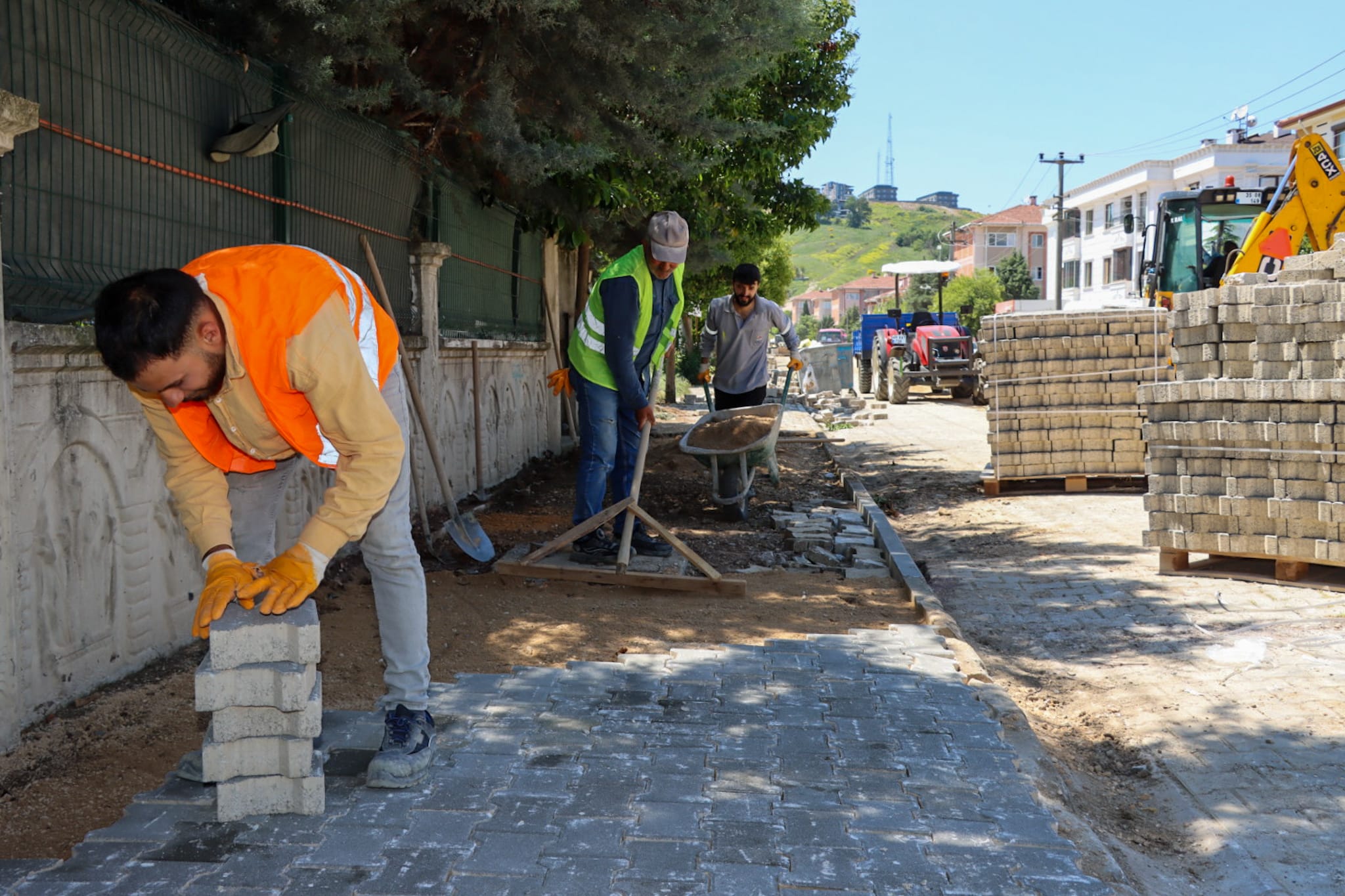 YALOVA'DA ULAŞIM KONFORU ARTIRILIYOR: YOLLAR YENİLENİYOR, ŞEHİR GÜZELLEŞİYOR 6 YALOVA'DA ULAŞIM KONFORU ARTIRILIYOR: YOLLAR YENİLENİYOR, ŞEHİR GÜZELLEŞİYOR
