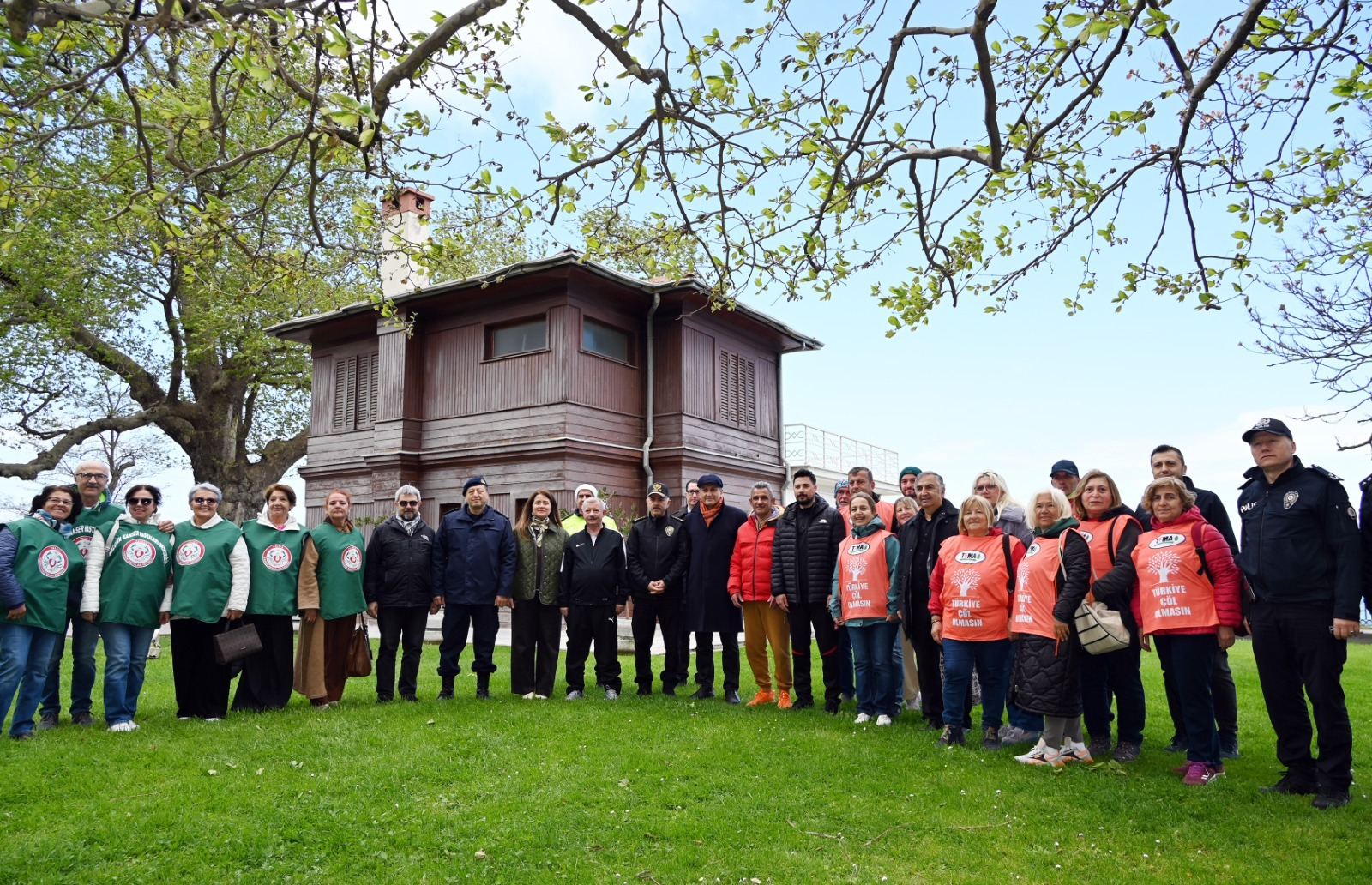"Yürüyen Köşk Yürüyen Yalova" Etkinliğiyle Sağlıklı Yaşam İçin Adımlar Atıldı 7 "Yürüyen Köşk Yürüyen Yalova" Etkinliğiyle Sağlıklı Yaşam İçin Adımlar Atıldı
