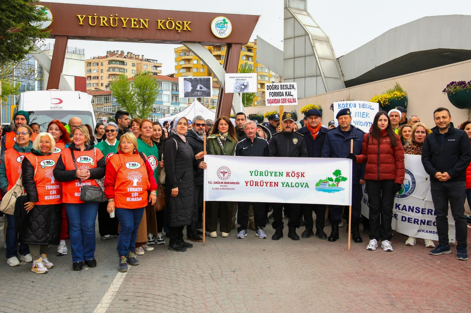 "Yürüyen Köşk Yürüyen Yalova" Etkinliğiyle Sağlıklı Yaşam İçin Adımlar Atıldı 9 "Yürüyen Köşk Yürüyen Yalova" Etkinliğiyle Sağlıklı Yaşam İçin Adımlar Atıldı