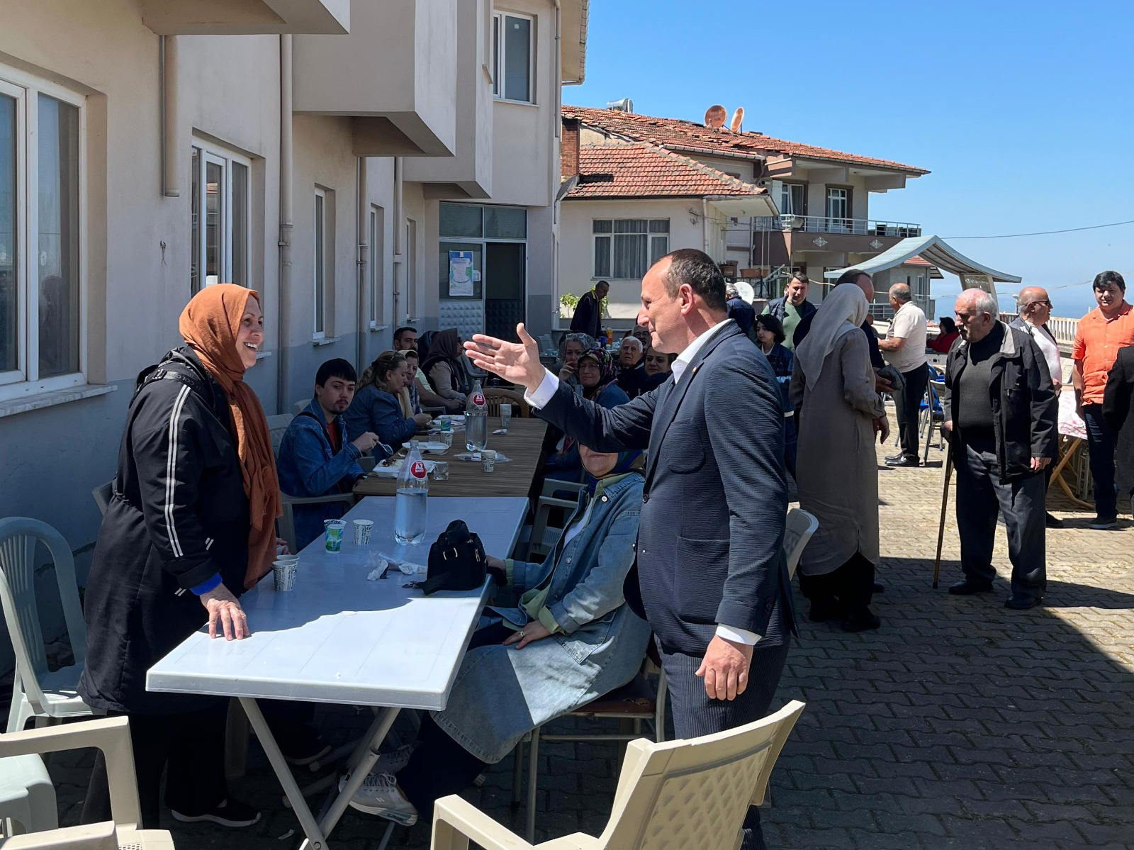 Çiftlikköy Belediye Başkanı Adil Yele'den Kırsala Yatırım Atağı 6 Çiftlikköy Belediye Başkanı Adil Yele'den kırsala yatırım atağı