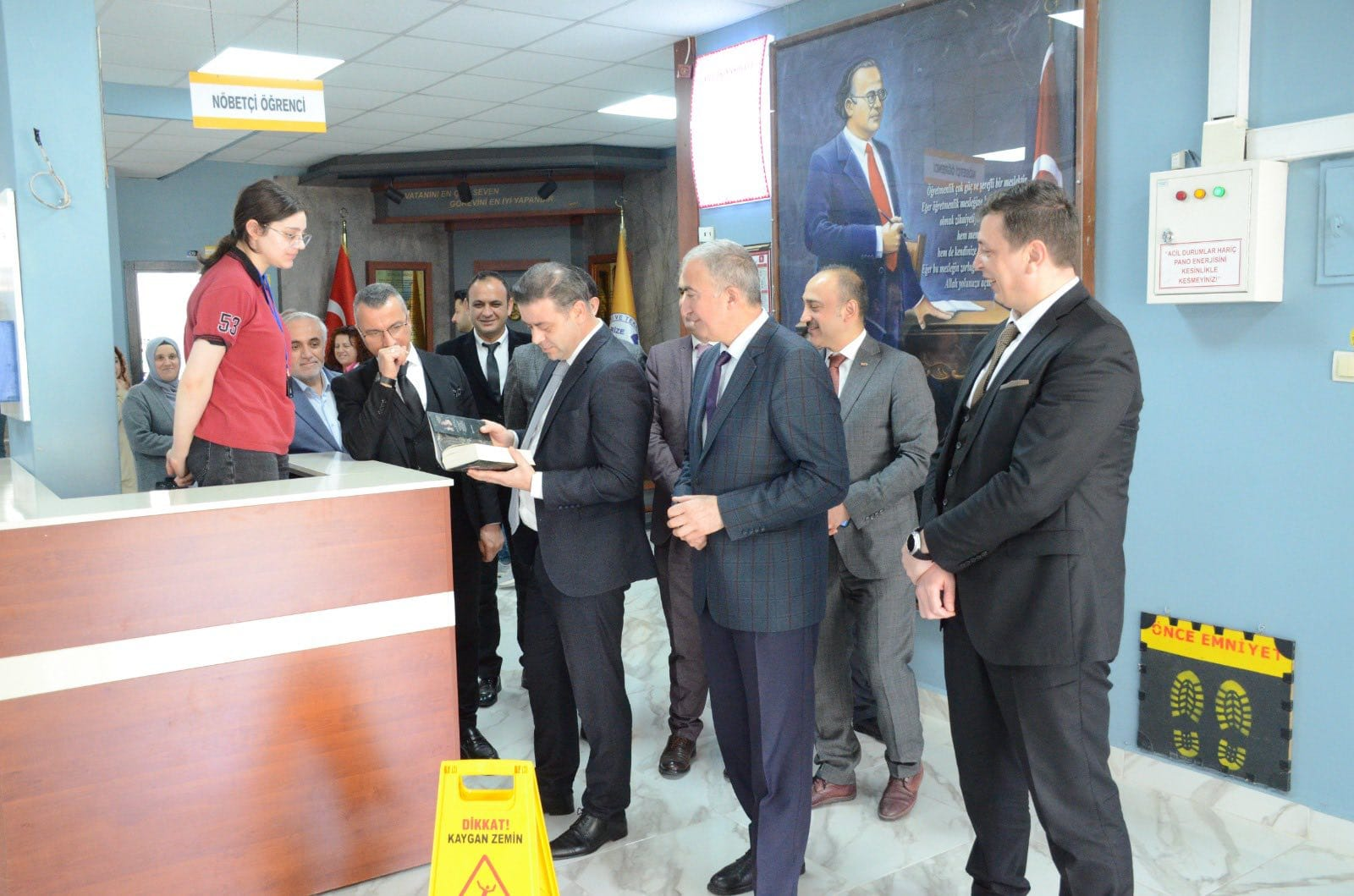 Rize İl Milli Eğitim Müdürü Akmeşe'den Kurum Değerlendirmesi ve Okul Ziyareti 7 Rize İl Milli Eğitim Müdürü Akmeşe'den Kurum Değerlendirmesi ve Okul Ziyareti