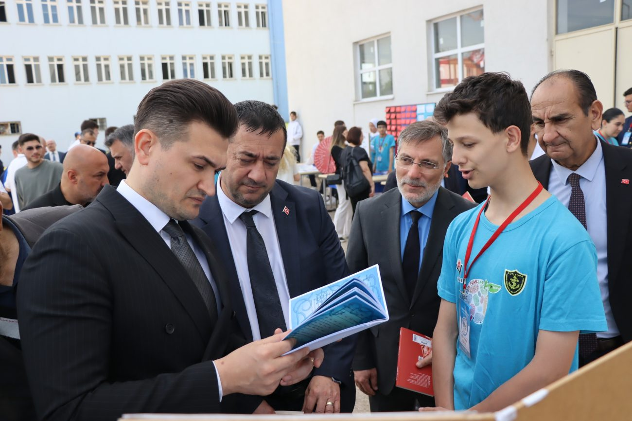 BİLİME AÇILAN KAPI ALTINOVA’DA ARALANDI 6 BİLİME AÇILAN KAPI ALTINOVA’DA ARALANDI