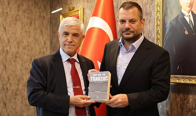 Emekli Orgeneral Arif Çetin'den Trabzonspor Başkanı Doğan’a Anlamlı Hediye