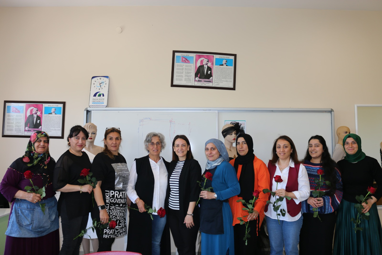 Yalova SYDV'den Anlamlı Anneler Günü Kutlaması 4 Yalova SYDV'den Anlamlı Anneler Günü Kutlaması