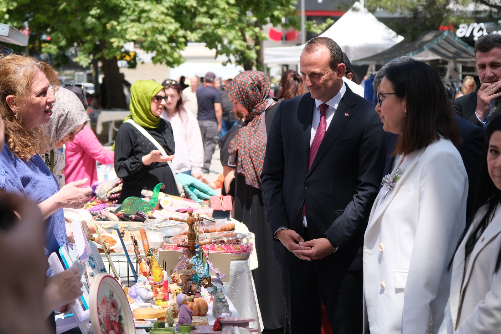 Vali Hülya Kaya, Çiftlikköy’de Kadın Üreticilerin Şenliğine Katıldı 7 Vali Hülya Kaya, Çiftlikköy’de Kadın Üreticilerin Şenliğine Katıldı