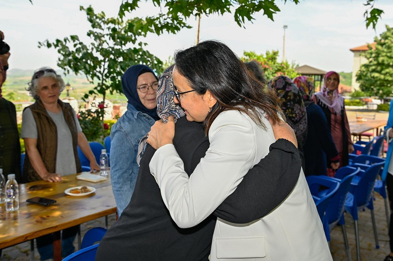 VALİ DR. HÜLYA KAYA’DAN LALEDERE KÖYÜ’NE ZİYARET