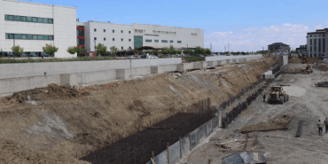 Yalova’da Hastane Yolunda Bitmeyen Çile: 90 Günde Bitecekti, Aylar Geçti Hâlâ Tamamlanamadı 12 Yalova’da Hastane Yolunda Bitmeyen Çile: 90 Günde Bitecekti, Aylar Geçti Hâlâ Tamamlanamadı