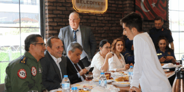 Çiftlikköy’de Engelliler Haftası’nda Anlamlı Buluşma: Özel Öğrenciler Onuruna Kahvaltı Düzenlendi 8 Çiftlikköy’de Engelliler Haftası’nda Anlamlı Buluşma: Özel Öğrenciler Onuruna Kahvaltı Düzenlendi