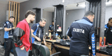 Çiftlikköy’de Berber ve Kuaförler Mercek Altında: 41 İşletme Denetlendi, 7’sine İdari İşlem Uygulandı 7 Çiftlikköy’de Berber ve Kuaförler Mercek Altında: 41 İşletme Denetlendi, 7’sine İdari İşlem Uygulandı