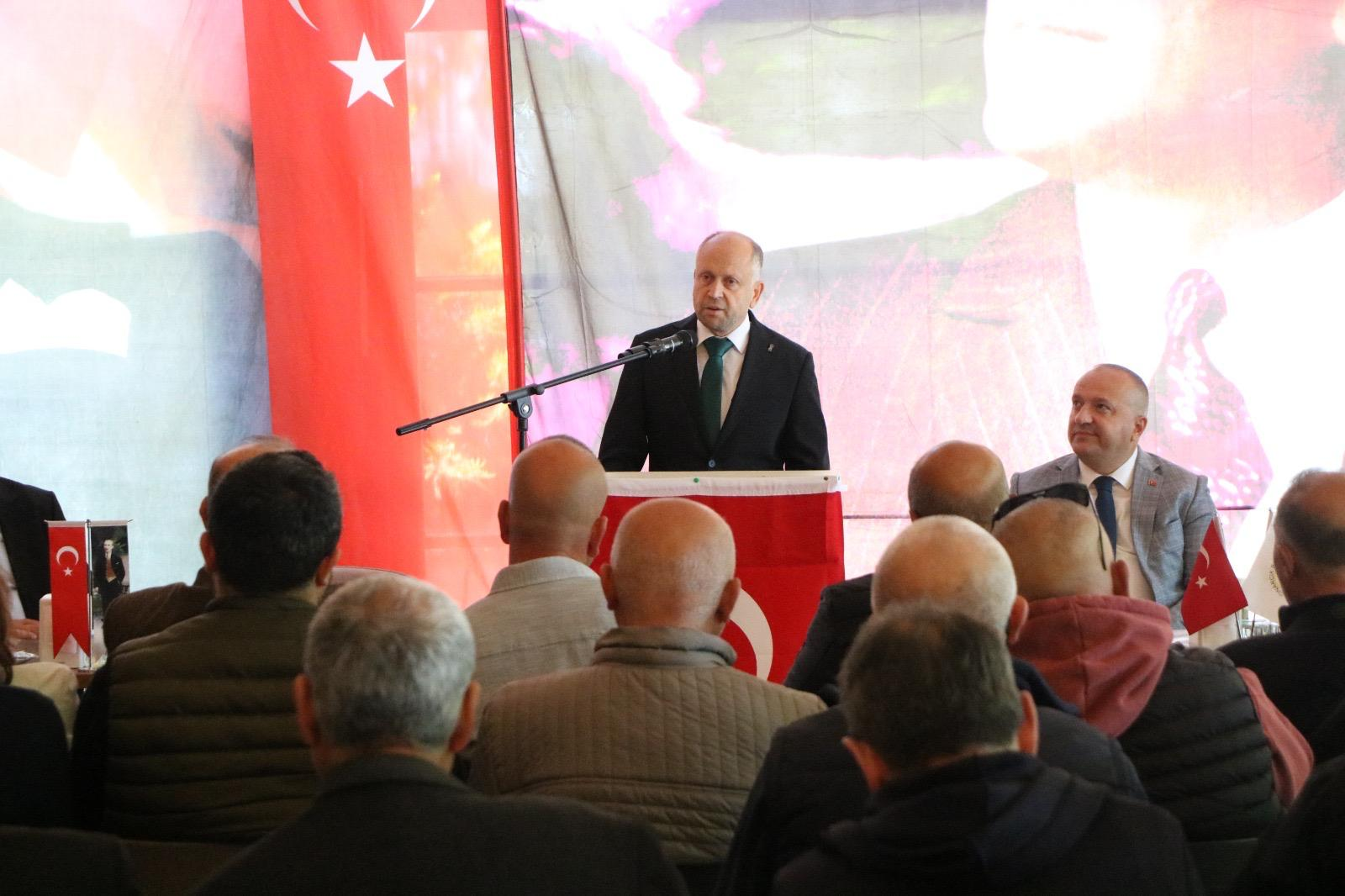 BAŞKAN KURT, ESNAFLA SEZON ÖNCESİ BİR ARAYA GELDİ 7 BAŞKAN KURT, ESNAFLA SEZON ÖNCESİ BİR ARAYA GELDİ