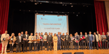 Yalova OSB Gençleri Geleceğe Taşımaya Devam Ediyor: İki Kariyer Etkinliğiyle Binlerce Genç İş Dünyasıyla Buluştu 1 Yalova OSB Gençleri Geleceğe Taşımaya Devam Ediyor: İki Kariyer Etkinliğiyle Binlerce Genç İş Dünyasıyla Buluştu