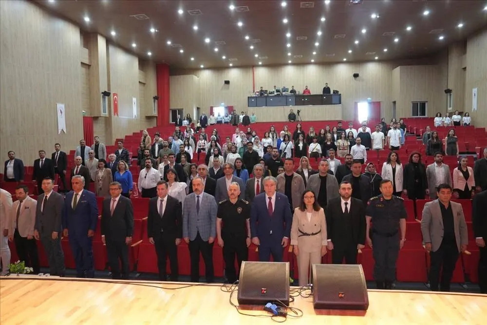 Yalova Üniversitesi’nde Kariyer Fuarı Coşkusu: 100’ün Üzerinde Firma, Gençlerle Buluştu 6 Yalova Üniversitesi’nde Kariyer Fuarı Coşkusu: 100’ün Üzerinde Firma, Gençlerle Buluştu