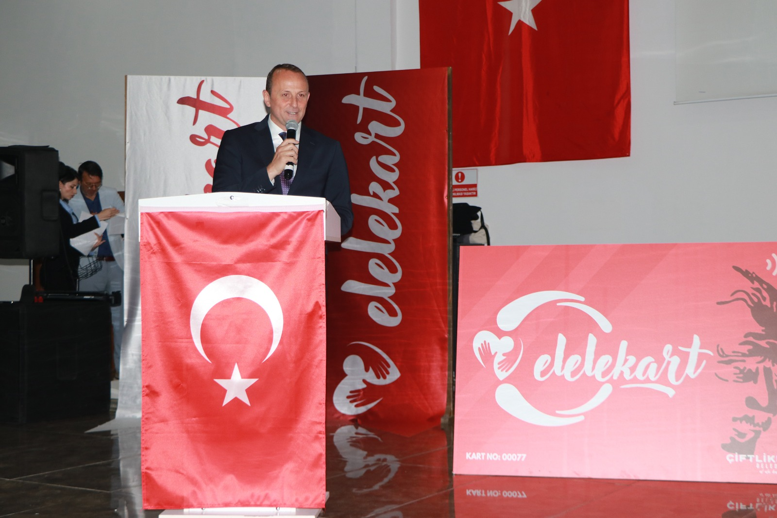 Çiftlikköy'de “Elele Kart” ve “Halk Ekmek” Projeleri Tanıtıldı: Sosyal Belediyeciliğe Yeni Bir Adım 6 Çiftlikköy'de “Elele Kart” ve “Halk Ekmek” Projeleri Tanıtıldı: Sosyal Belediyeciliğe Yeni Bir Adım