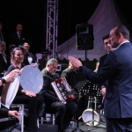 Çiftlikköy’de Türk Halk Müziği Rüzgârı: Belediye Korosu Gönülleri Fethetti 10 Çiftlikköy’de Türk Halk Müziği Rüzgârı: Belediye Korosu Gönülleri Fethetti