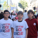 19 Mayıs Coşkusu Yalova’da Gençlik Yürüyüşüyle Kutlandı 9 19 Mayıs Coşkusu Yalova’da Gençlik Yürüyüşüyle Kutlandı