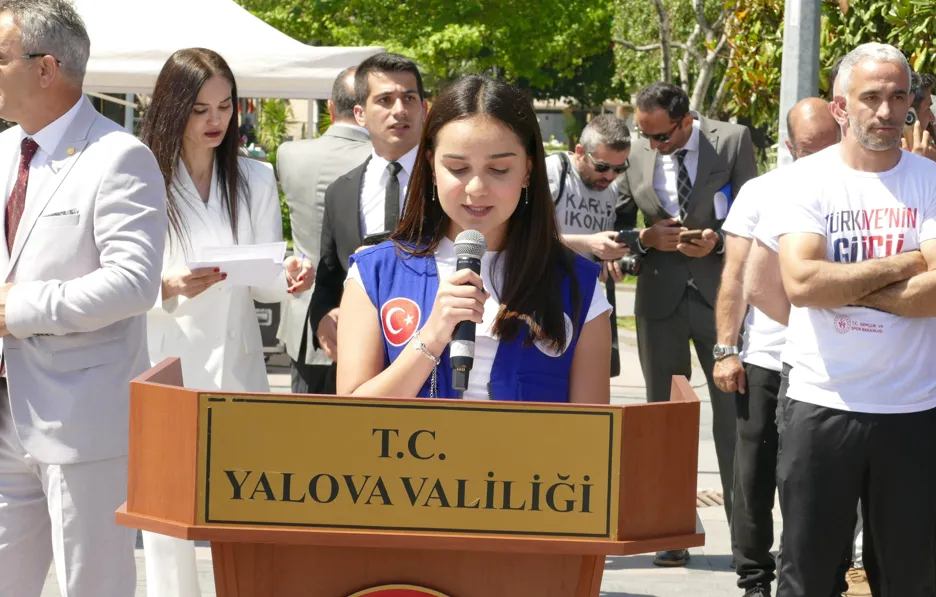 Yalova’da 19 Mayıs Coşkusu: Gençlik Bayramı Törenlerle Kutlandı 7 Yalova’da 19 Mayıs Coşkusu: Gençlik Bayramı Törenlerle Kutlandı