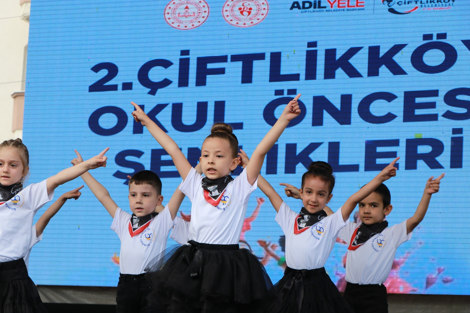 Çiftlikköy’de Miniklerden Büyük Gösteri: 2. Okul Öncesi Şenlikleri Coşkuyla Gerçekleştirildi 7 Çiftlikköy’de Miniklerden Büyük Gösteri: 2. Okul Öncesi Şenlikleri Coşkuyla Gerçekleştirildi