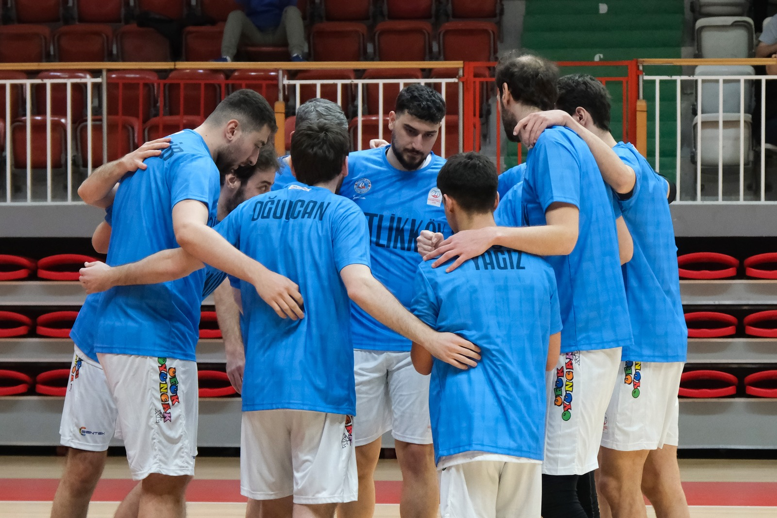 ÇİFTLİKKÖY BELEDİYESPOR FİNAL GRUBUNA HAZIRLANIYOR 4 ÇİFTLİKKÖY BELEDİYESPOR FİNAL GRUBUNA HAZIRLANIYOR