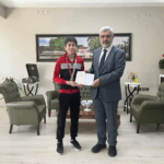Çifte Şampiyon Sevim Göğez Ortaokulu’ndan İl Milli Eğitim Müdürüne Anlamlı Ziyaret 8 Çifte Şampiyon Sevim Göğez Ortaokulu’ndan İl Milli Eğitim Müdürüne Anlamlı Ziyaret