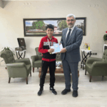 Çifte Şampiyon Sevim Göğez Ortaokulu’ndan İl Milli Eğitim Müdürüne Anlamlı Ziyaret 9 Çifte Şampiyon Sevim Göğez Ortaokulu’ndan İl Milli Eğitim Müdürüne Anlamlı Ziyaret