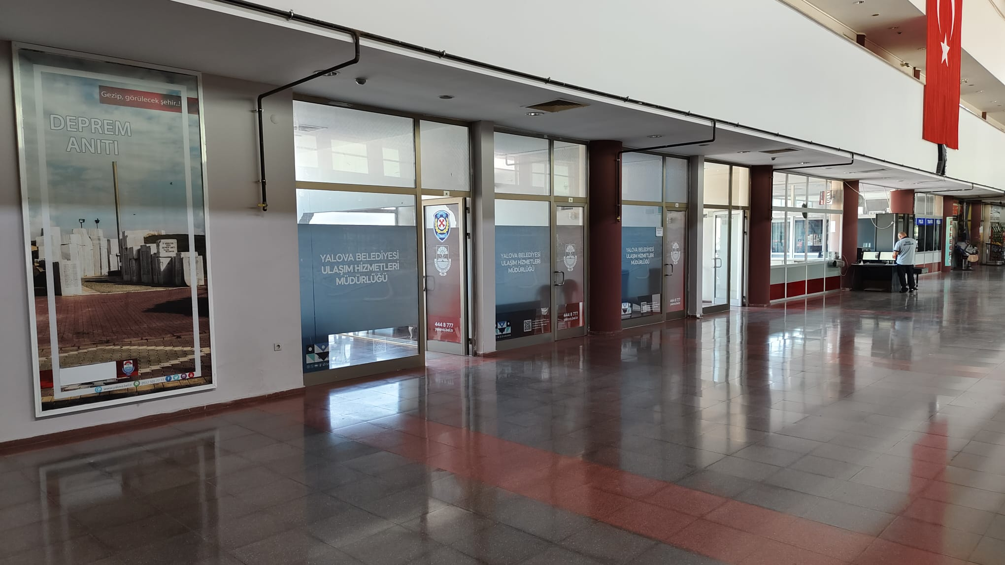YALOVA ŞEHİRLERARASI TERMİNALİ’NDE UTANÇ VERİCİ DURUM: YILLARDIR ÇALIŞMAYAN ASANSÖR VE MERDİVENLER, VATANDAŞI MAĞDUR EDİYOR 4 YALOVA ŞEHİRLERARASI TERMİNALİ’NDE UTANÇ VERİCİ DURUM: YILLARDIR ÇALIŞMAYAN ASANSÖR VE MERDİVENLER, VATANDAŞI MAĞDUR EDİYOR