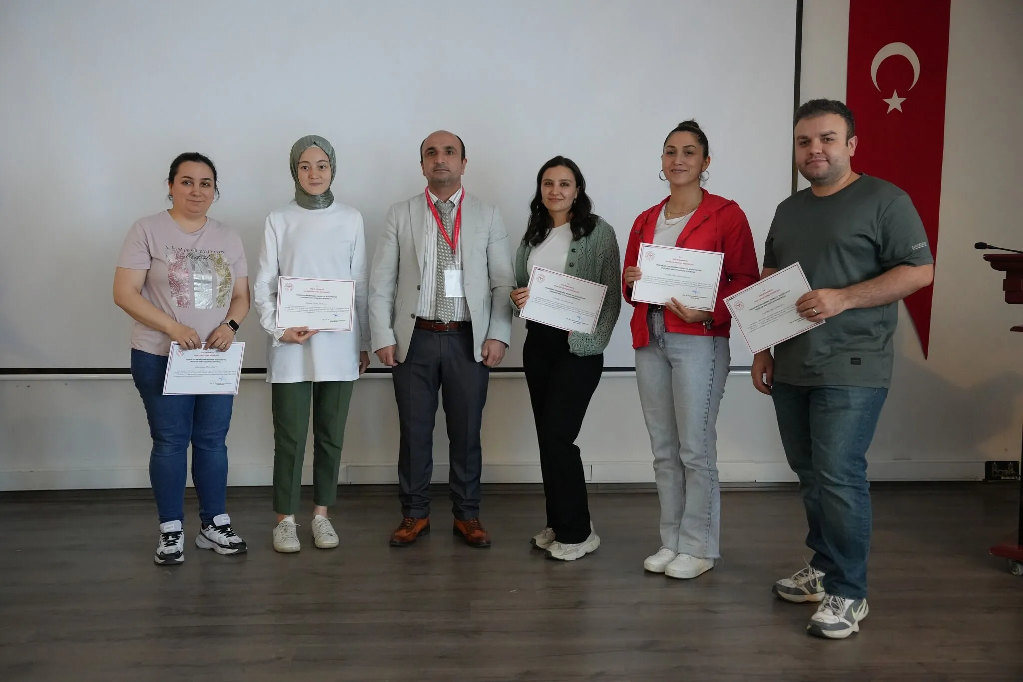 Yalova’da Yenidoğan Canlandırma Uygulayıcı Eğitimi Başarıyla Tamamlandı: 47 Sağlık Çalışanı Sertifika Almaya Hak Kazandı 8 Yalova’da Yenidoğan Canlandırma Uygulayıcı Eğitimi Başarıyla Tamamlandı: 47 Sağlık Çalışanı Sertifika Almaya Hak Kazandı