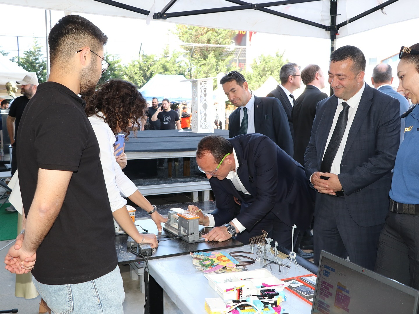 Çiftlikköy’de Bilim ve Gençlik Rüzgarı Esti: 19 Mayıs Bilim Festivali Renkli Görüntülere Sahne Oldu 7 Çiftlikköy’de Bilim ve Gençlik Rüzgarı Esti: 19 Mayıs Bilim Festivali Renkli Görüntülere Sahne Oldu