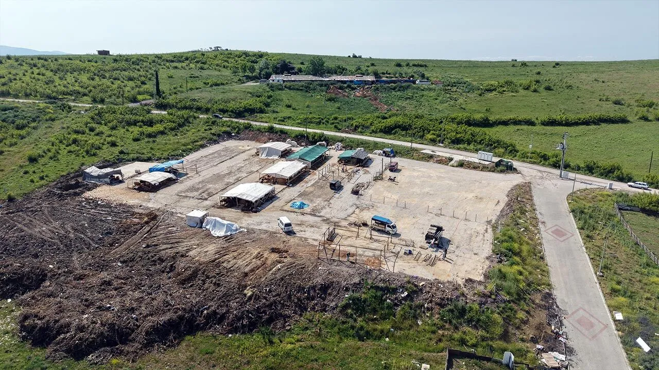Yalova Kurban Pazarı 2025’te de Sınıfta Kaldı: Üreticilerden Belediyeye Büyük Tepki 4 Yalova Kurban Pazarı 2025’te de Sınıfta Kaldı: Üreticilerden Belediyeye Büyük Tepki
