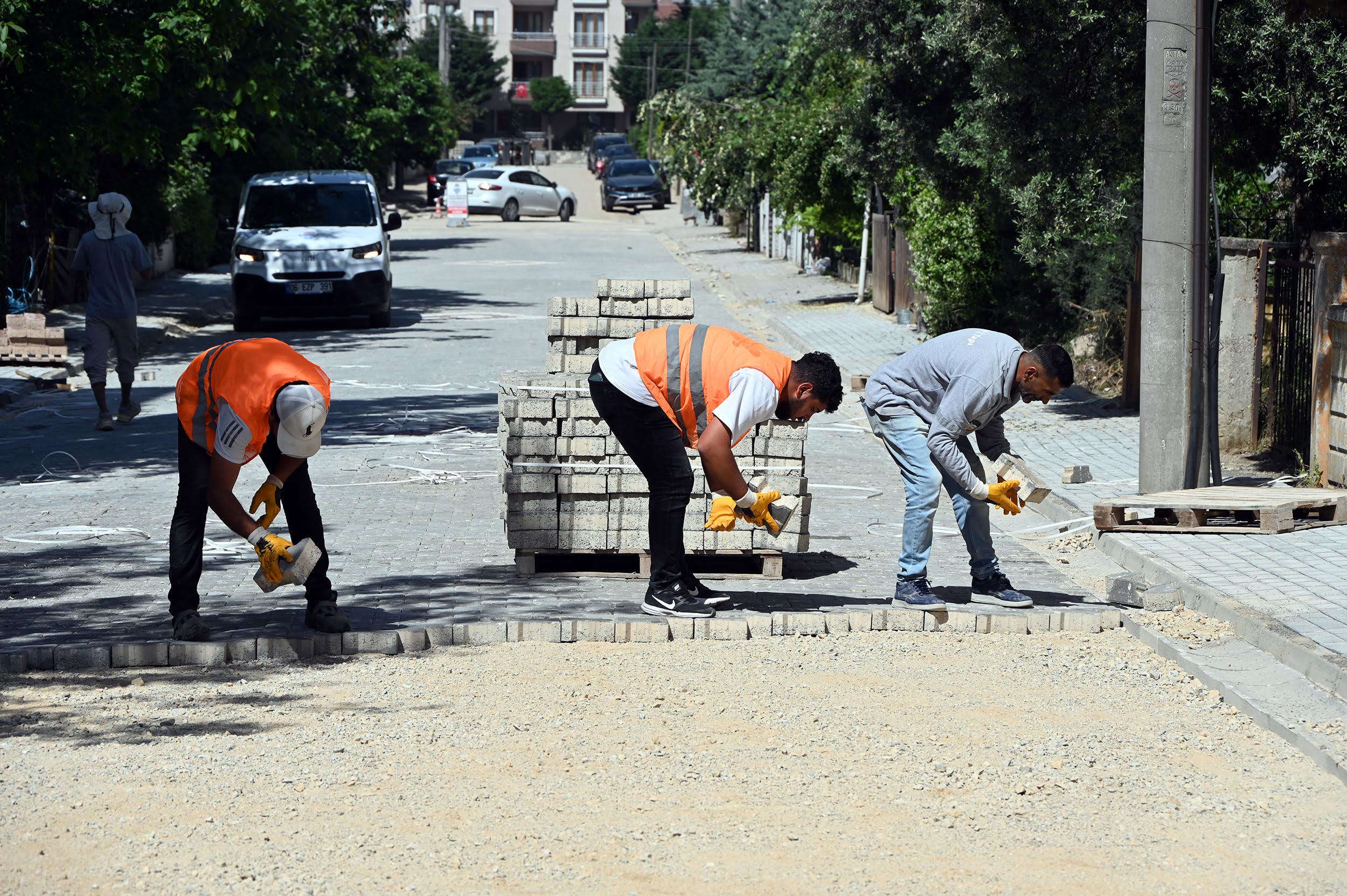 YALOVA'DA EŞ ZAMANLI BELEDİYE ATAĞI: ALTYAPI VE PEYZAJ ÇALIŞMALARI ARALIKSIZ SÜRÜYOR 5 YALOVA'DA EŞ ZAMANLI BELEDİYE ATAĞI: ALTYAPI VE PEYZAJ ÇALIŞMALARI ARALIKSIZ SÜRÜYOR
