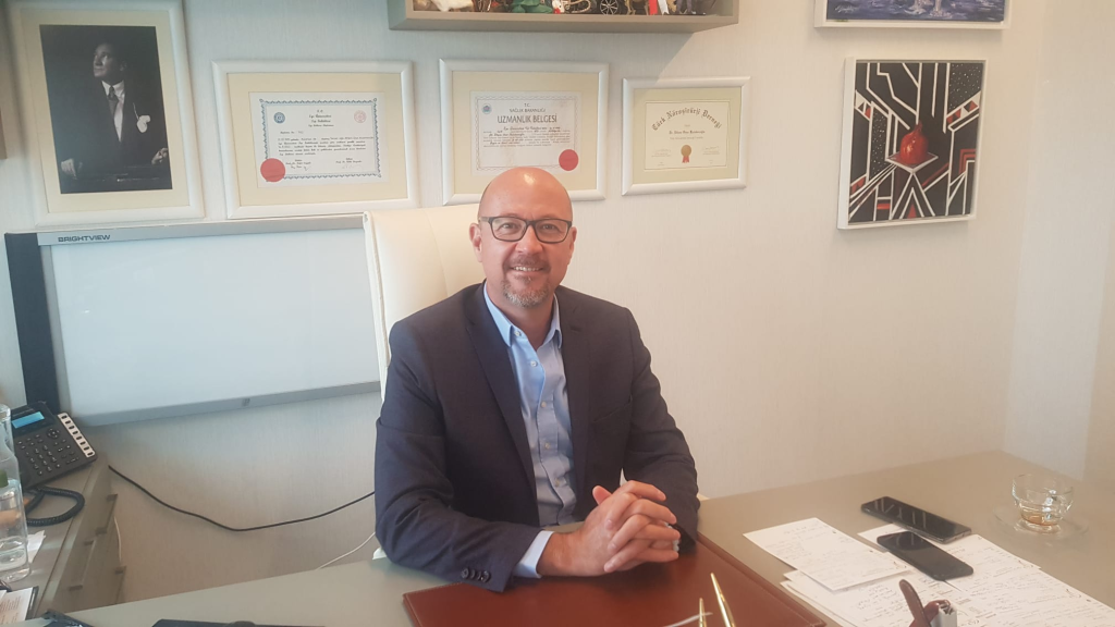 Türkiye’nin Sayılı Beyin ve Sinir Cerrahlarından Op. Dr. E. Onur Kulaksızoğlu, 25 Yılı Aşan Tecrübesiyle Dikkat Çekiyor