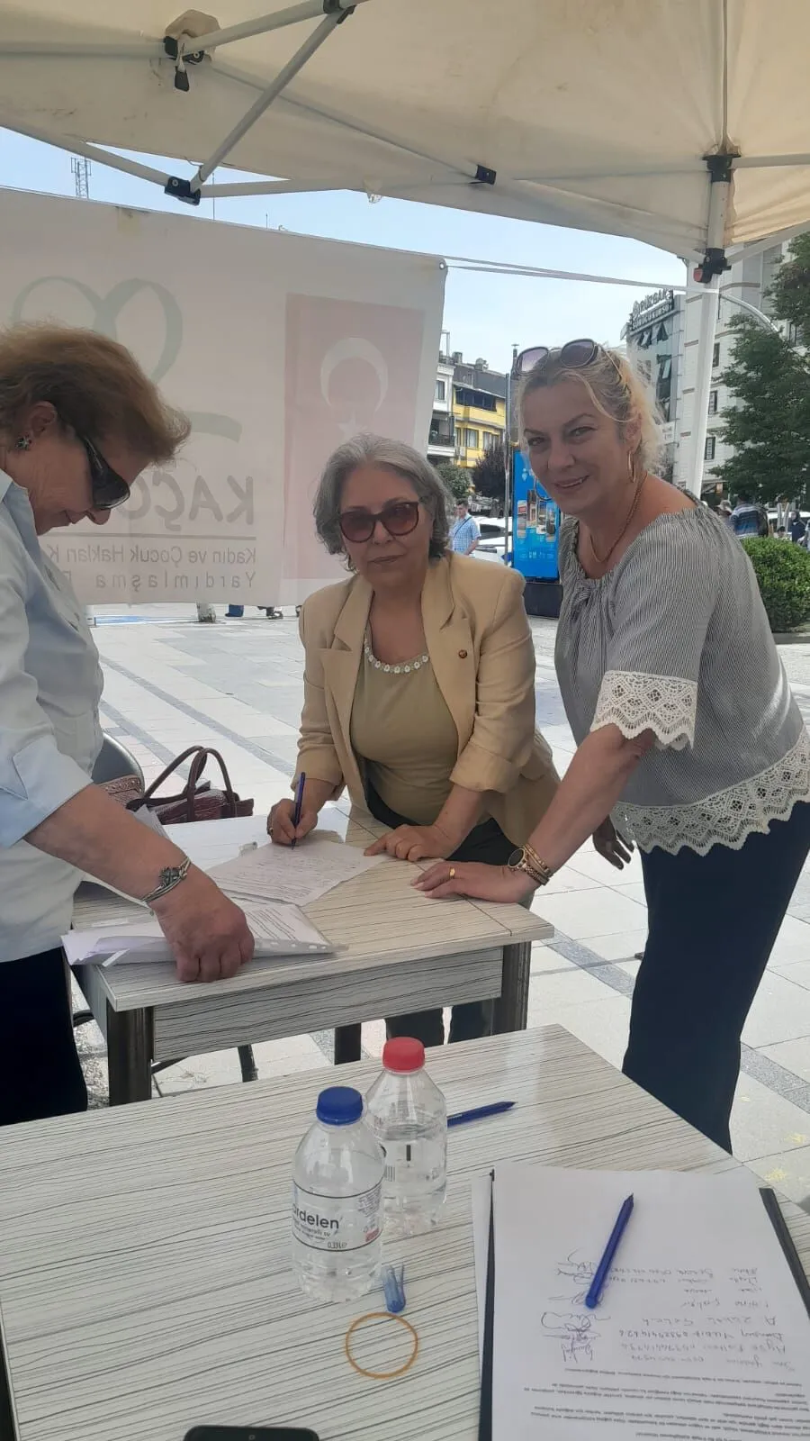 Yalova’ya Modern ve Yaşayan Kütüphane Talebi Büyük Destek Görüyor 7 Yalova’ya Modern ve Yaşayan Kütüphane Talebi Büyük Destek Görüyor