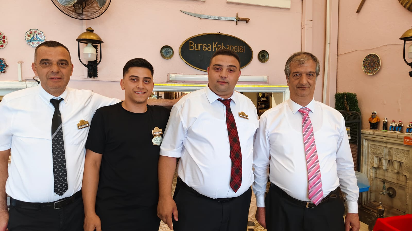 BURSA’NIN ASIRLIK LEZZETİ: 1956'DAN GÜNÜMÜZE UZANAN BİR KEBAP HİKAYESİ 6 BURSA’NIN ASIRLIK LEZZETİ: 1956'DAN GÜNÜMÜZE UZANAN BİR KEBAP HİKAYESİ