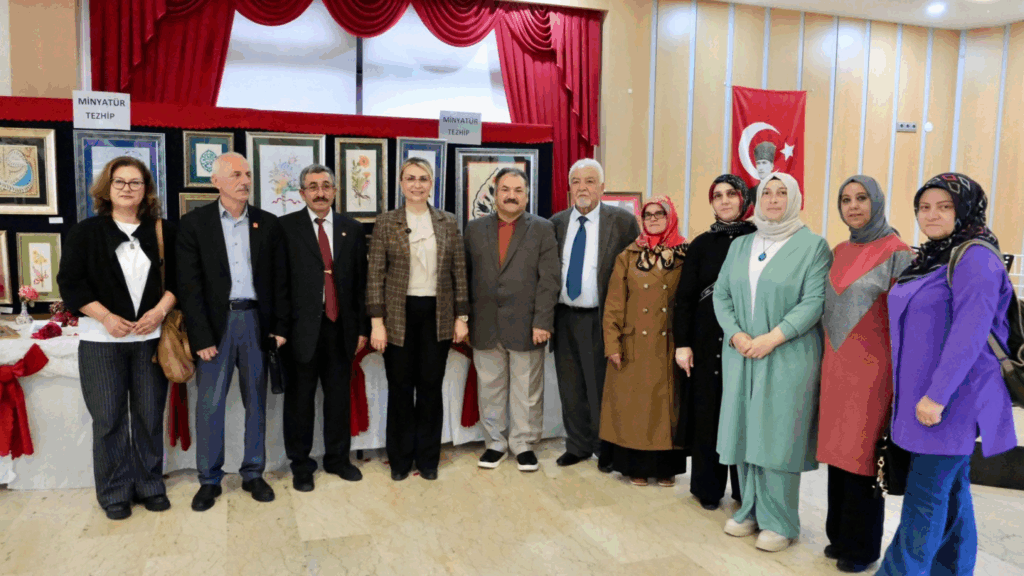 Altınova Belediyesi El Sanatları Kursiyerlerinden Yıl Sonu Sergisi